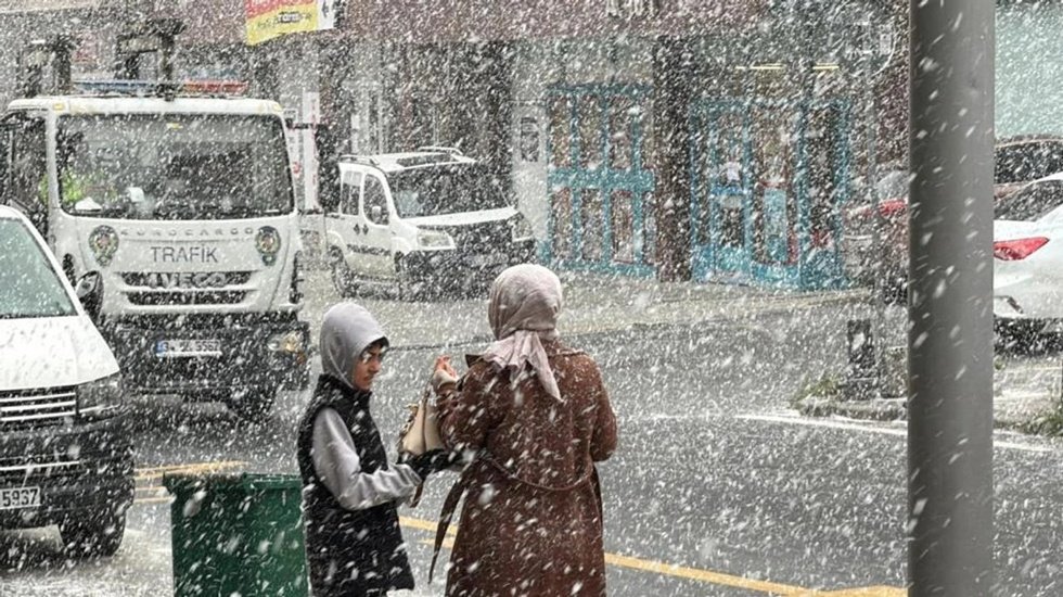Kış bastırdı' Kar, sağanak yağış...