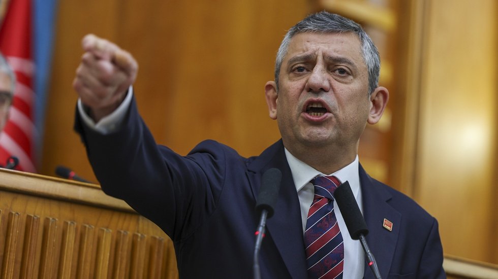 &Ouml;zel'den Erdoğan'a "Trump'a 'bu &uuml;lkeyi ben mi y&ouml;netiyorum, sen mi y&ouml;netiyorsun' diyemedin mi?"