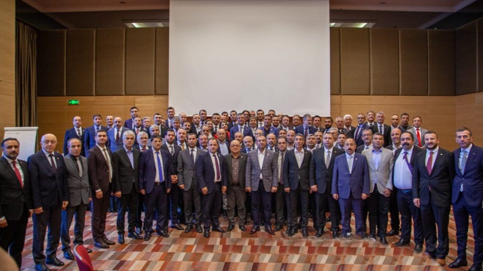 &Ouml;zel&rsquo;den partisinin 81 il başkanına talimat: Yarın se&ccedil;im olacakmış gibi &ccedil;alışın