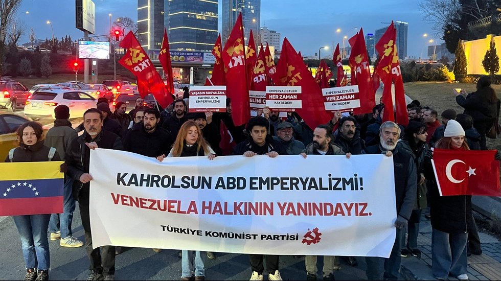 TKP'den ABD b&uuml;y&uuml;kel&ccedil;iliği &ouml;n&uuml;nde eylem: &lsquo;Uyuşturucu karteli g&ouml;rmek isteyen Beyaz Saray'a baksın&rsquo;