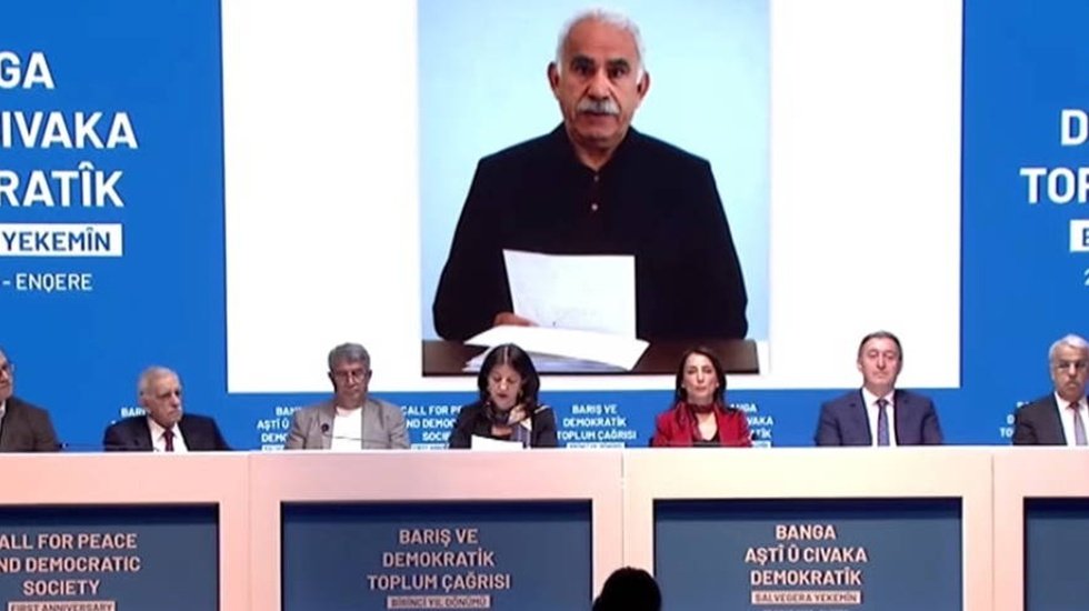 27 Şubat &ccedil;ağrısının birinci yıl d&ouml;n&uuml;m&uuml;nde &Ouml;calan'ın mesajı okundu