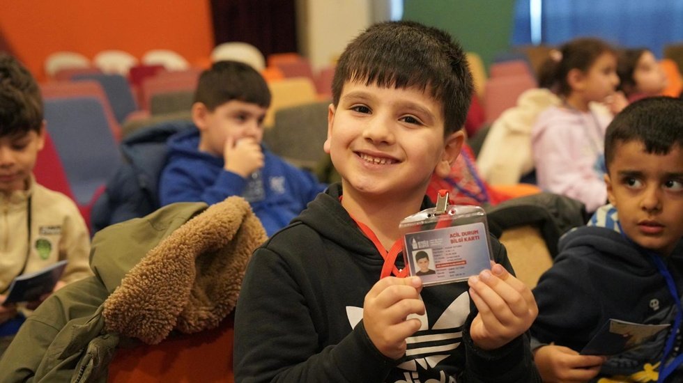 Beyoğlu&rsquo;nda miniklere afet bilinci&hellip;