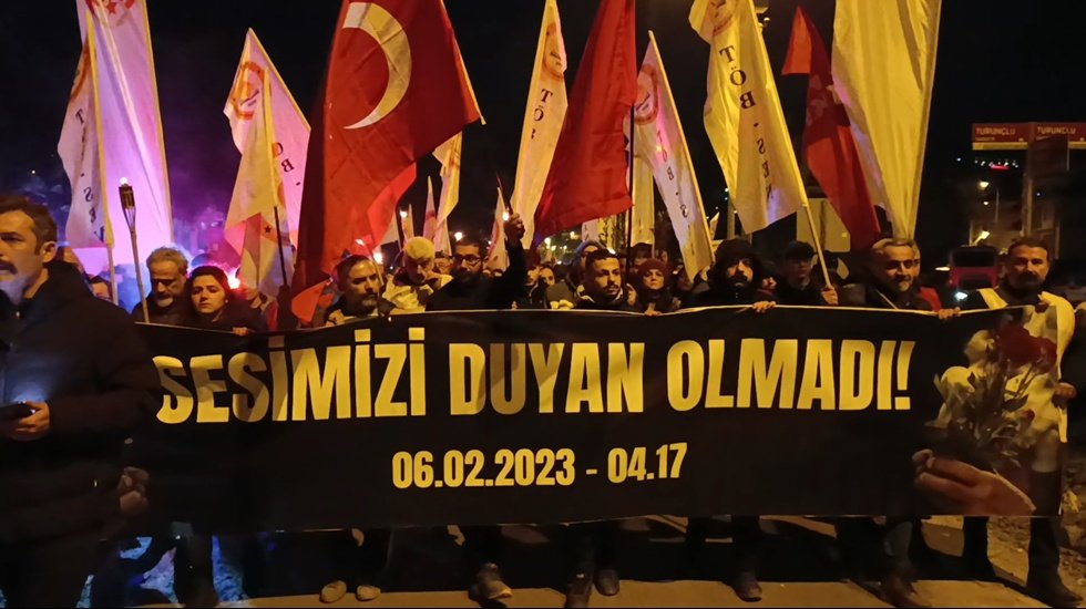 Depremin yıld&ouml;n&uuml;m&uuml;nde Hatay'da eylem: 'Sesimizi duyan olmadı'&nbsp;