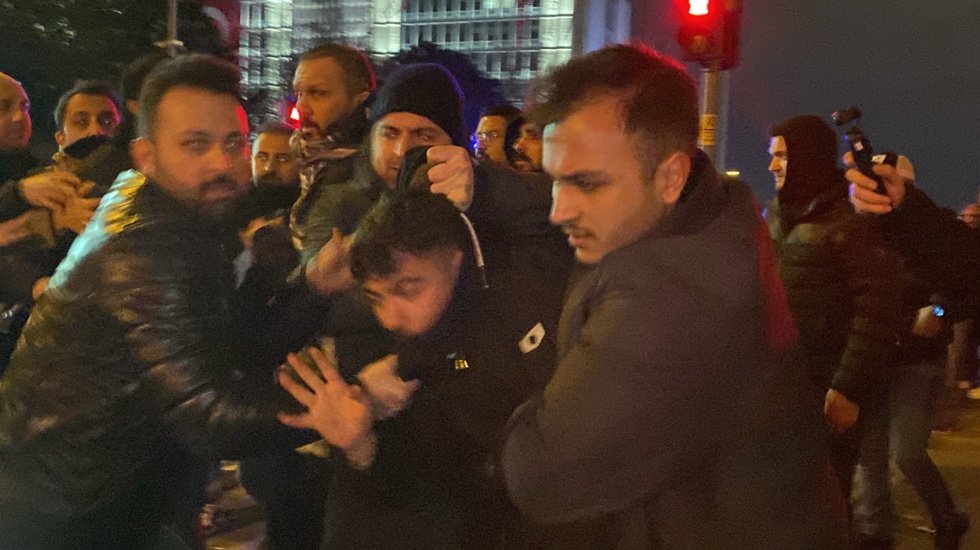 Sara&ccedil;hane mitingi sonrası polis m&uuml;dahalesi: &Ccedil;oğu &ccedil;ocuk 35 g&ouml;zaltı&hellip;