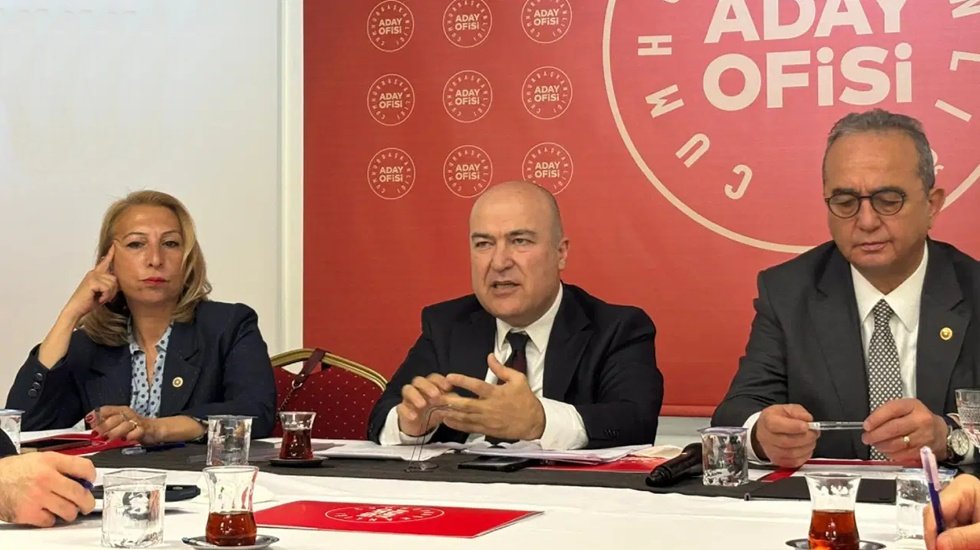 CHP&rsquo;li Bakan: "Devlet radikal sağ yapılara &lsquo;Bunlar M&uuml;sl&uuml;man, alnı secdeye değiyor&rsquo; diye bakıyor"