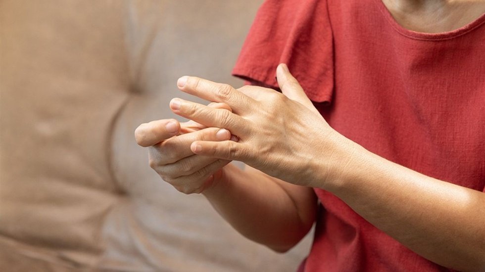 Dikkat! El uyuşması deyip ge&ccedil;meyin