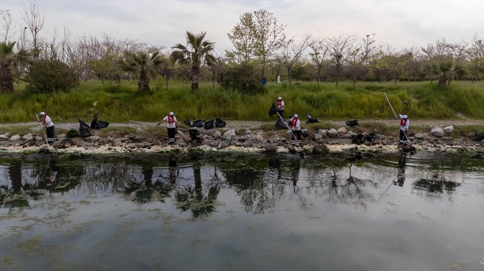 İzmir K&ouml;rfezi i&ccedil;in "Gediz" alarmı: "Kirliliğin kaynağı kıyıda değil, havzada!"