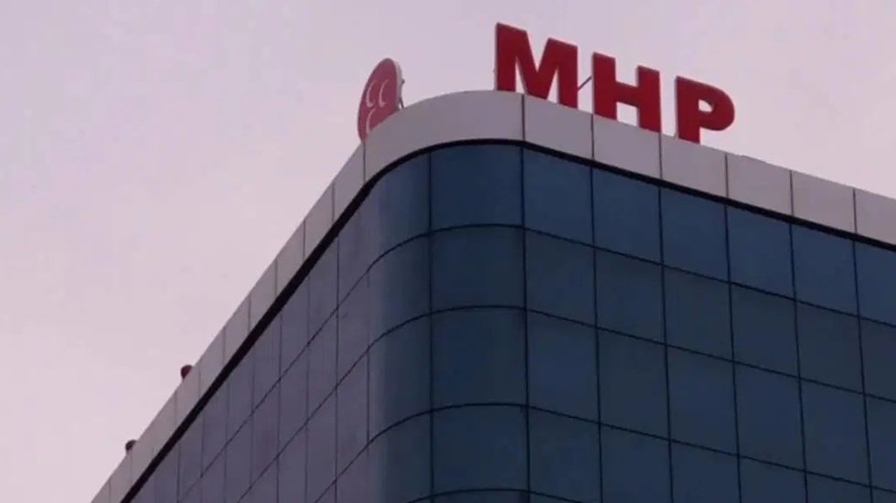 MHP&rsquo;de "İstanbul Merkezli" B&uuml;y&uuml;k Deprem: Bah&ccedil;eli, liderlik hesabı yapanların biletini kesiyor"
