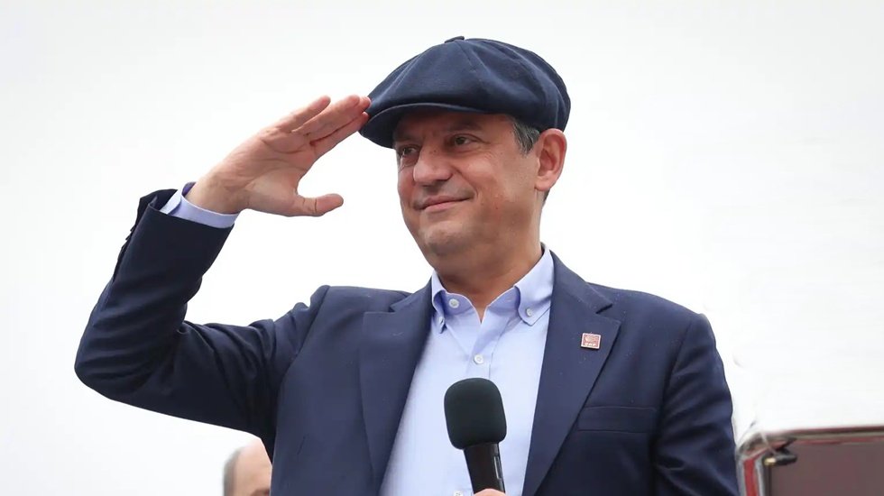 Mustafa Bozbey'in tutuklanmasının ardından &Ouml;zg&uuml;r &Ouml;zel'den ilk a&ccedil;ıklama&hellip;