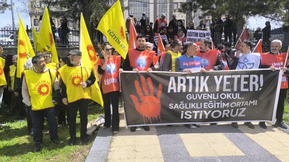 &Ouml;ğretmenler: &ldquo;Okulda can g&uuml;venliği yoksa Bakan da Bakanlığa rahat giremeyecek!&rdquo;