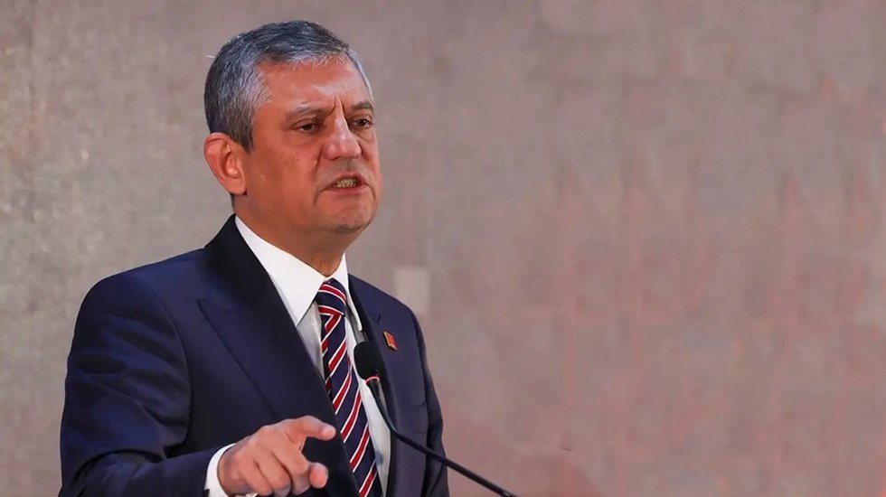 &Ouml;zel&rsquo;den iktidara &lsquo;iki aşamalı&rsquo; se&ccedil;im &uuml;ltimatomu: &ldquo;hırsızsak cezamızı millet kessin!&rdquo;