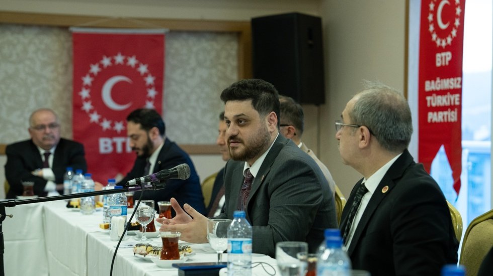 BTP Genel Başkanı H&uuml;seyin Baş'tan yeni anayasa &ccedil;ıkışı&hellip;
