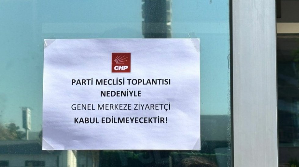CHP Genel Merkezine ziyaret&ccedil;i yasağı