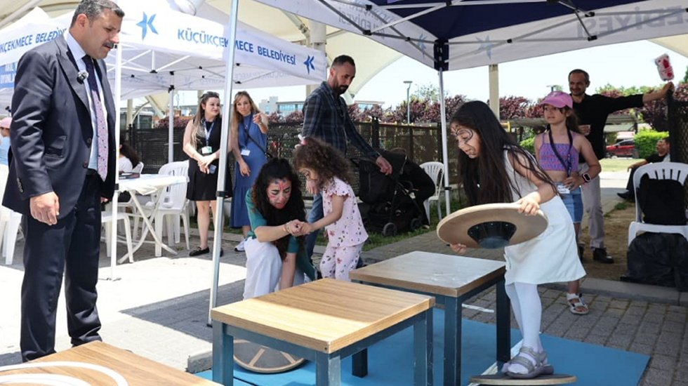 K&uuml;&ccedil;&uuml;k&ccedil;ekmece&rsquo;de bilim şenliği d&uuml;zenlendi