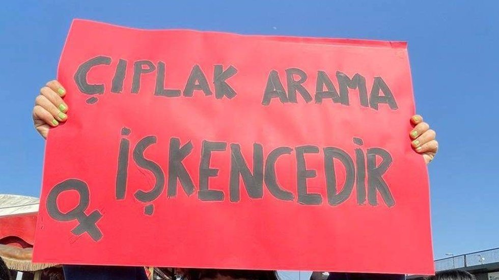 Sivil toplumdan Fatoş Pınar T&uuml;rker i&ccedil;in &ldquo;&ccedil;ıplak arama&rdquo; tepkisi...